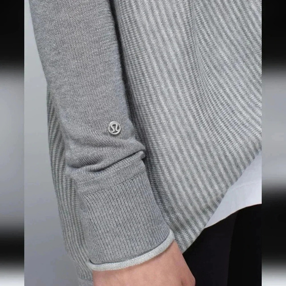 Lululemon Iconic Sweater WrapHeathered Medium Grey / Heathered Light Grey - Picture 5 of 9